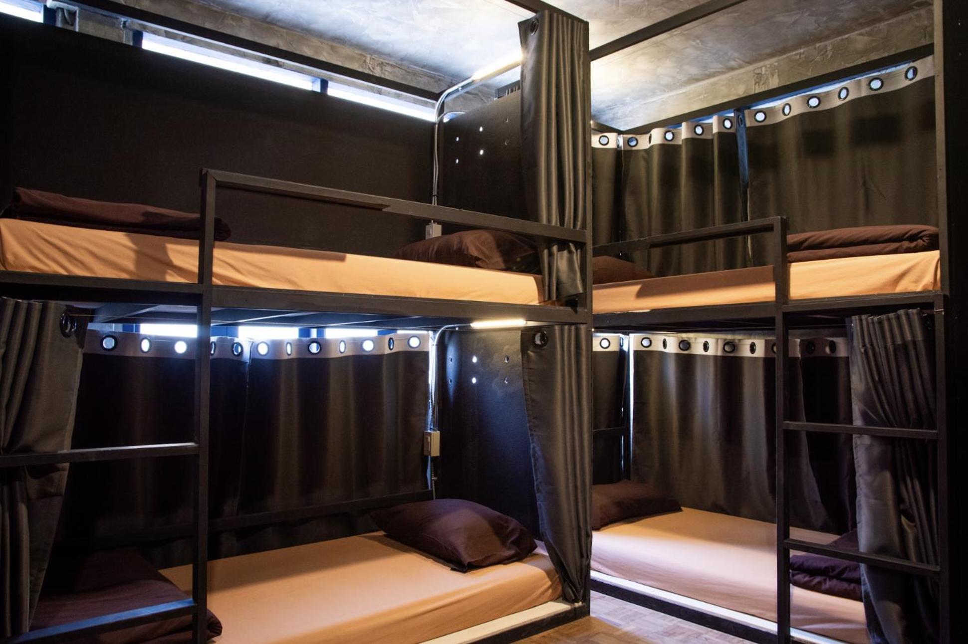 Area81 Hideout Hostel Bangkok Exterior photo