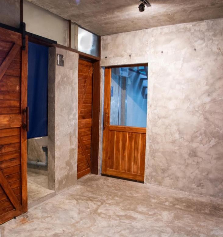 Area81 Hideout Hostel Bangkok Exterior photo